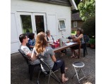 Tussendoor even uitblazen op het terras.