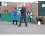 Jan en Alma lopen nog snel de laatste zaken langs.