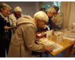 Tot slot kaartjes uitzoeken in het atelier.